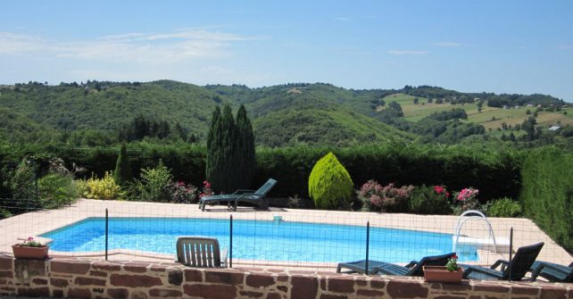 piscine-vue-sur-collines