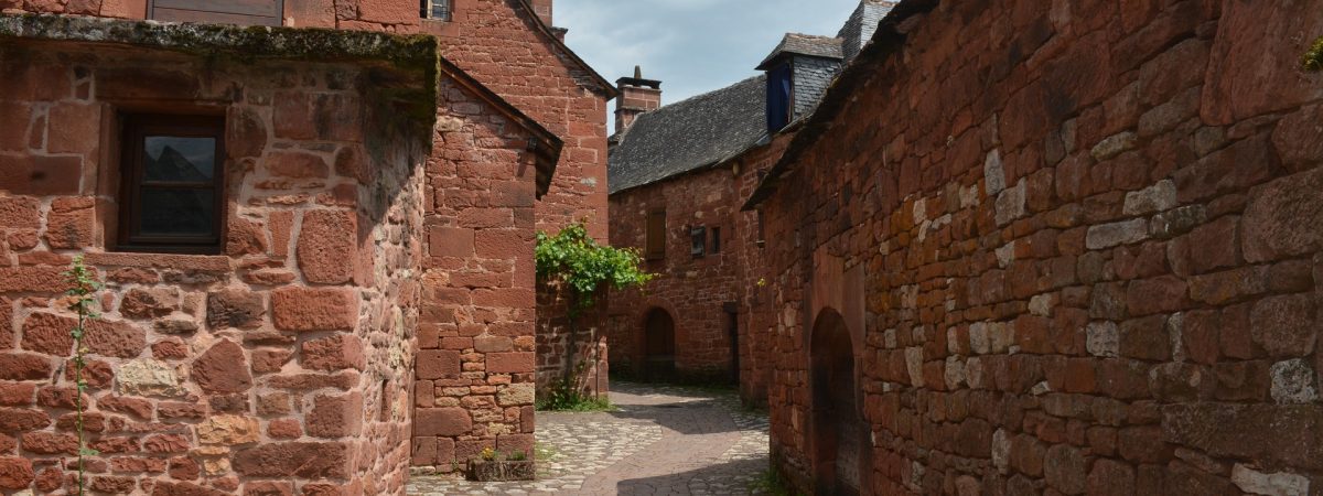 Alley-of-Collonges-la-Rouge